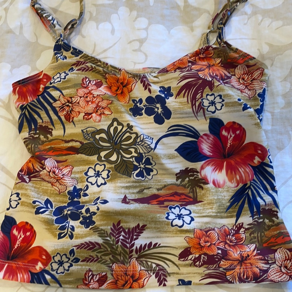 Hawaiian print tankini top!